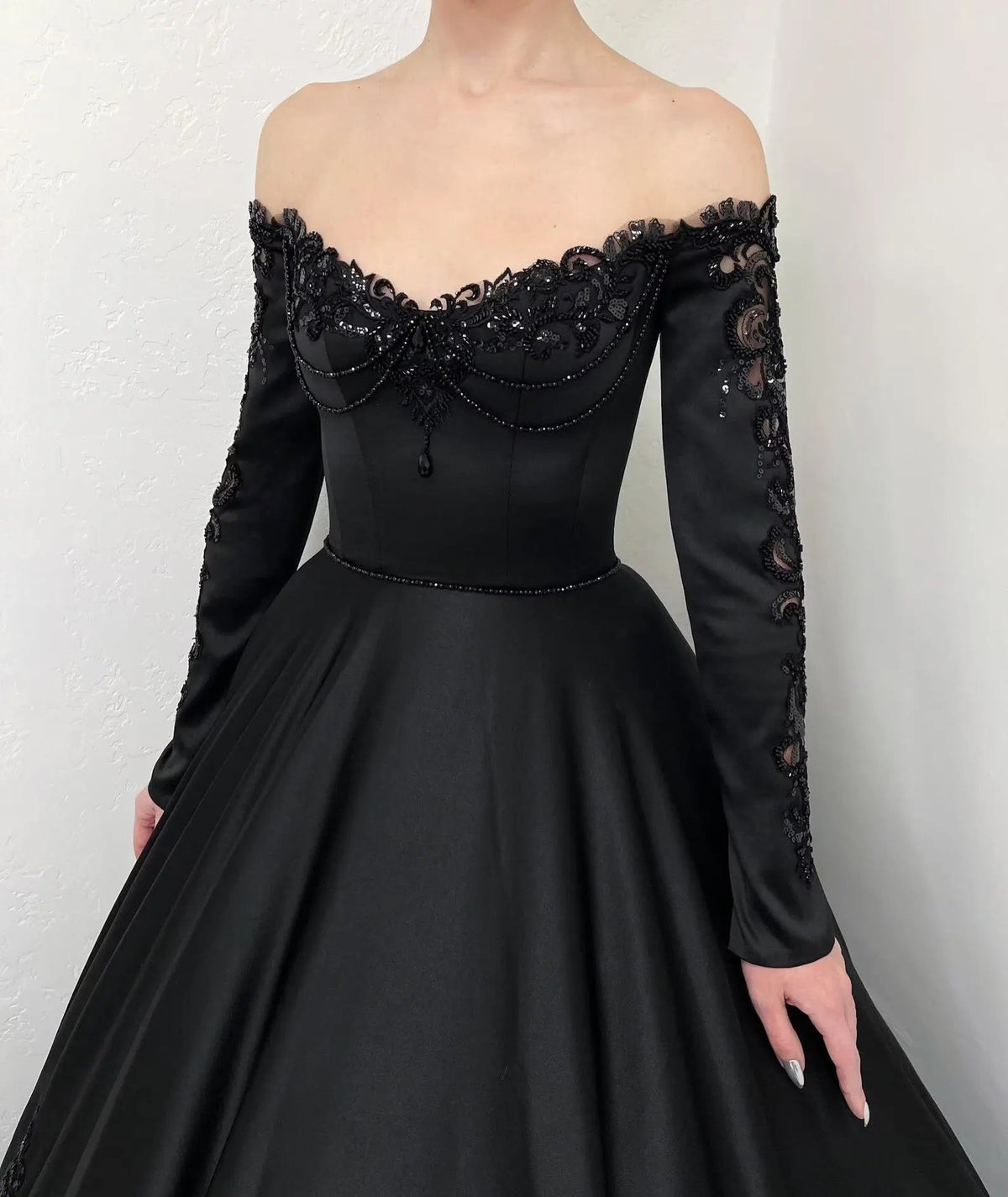 Black Luxury Gothic Wedding Dress Heavy Beading Lace Ball Gown ZP198