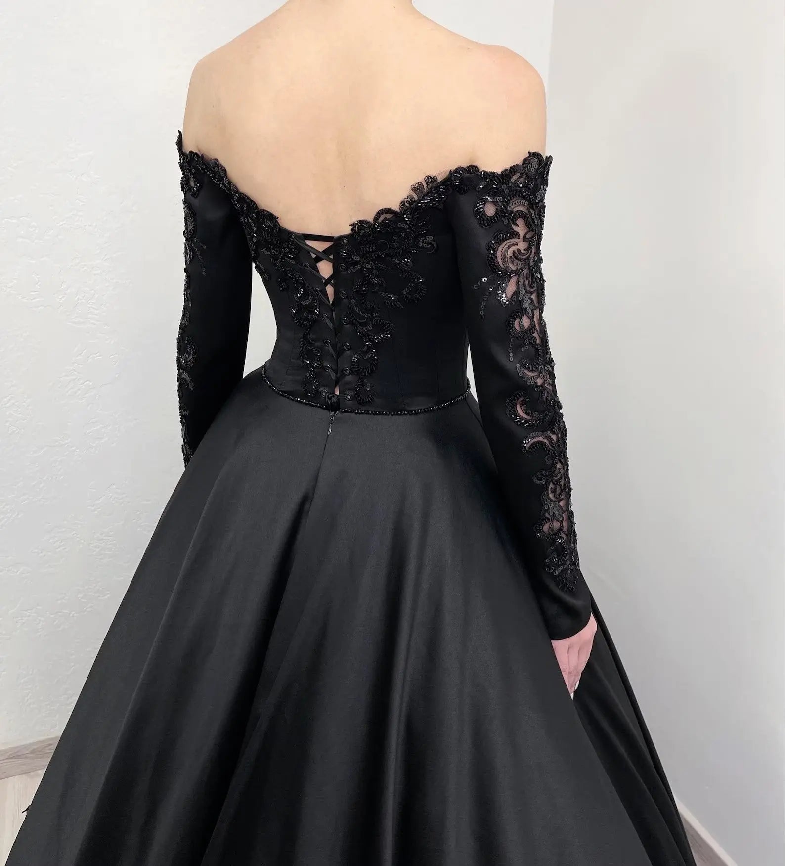 Black Luxury Gothic Wedding Dress Heavy Beading Lace Ball Gown ZP198
