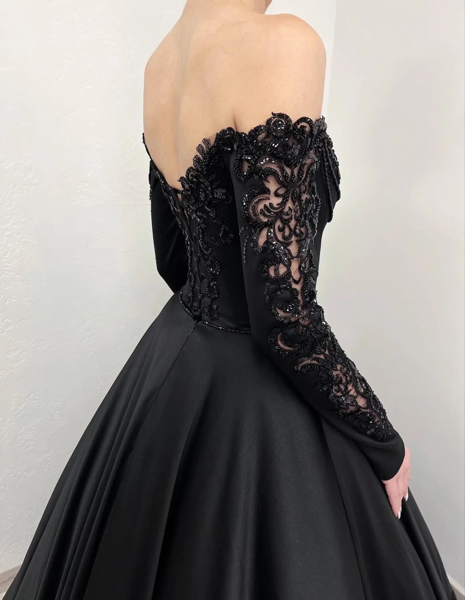 Black Luxury Gothic Wedding Dress Heavy Beading Lace Ball Gown ZP198