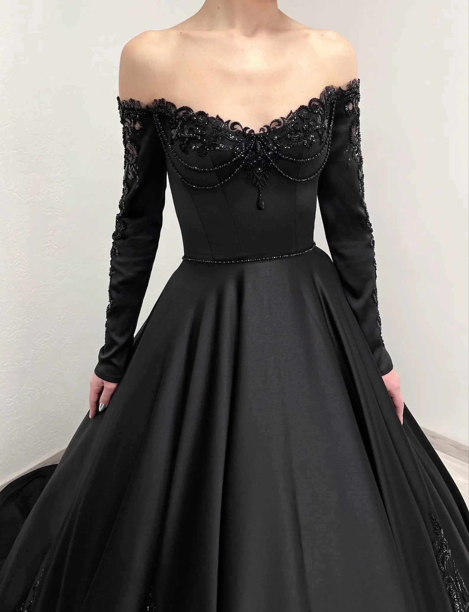 Black Luxury Gothic Wedding Dress Heavy Beading Lace Ball Gown ZP198