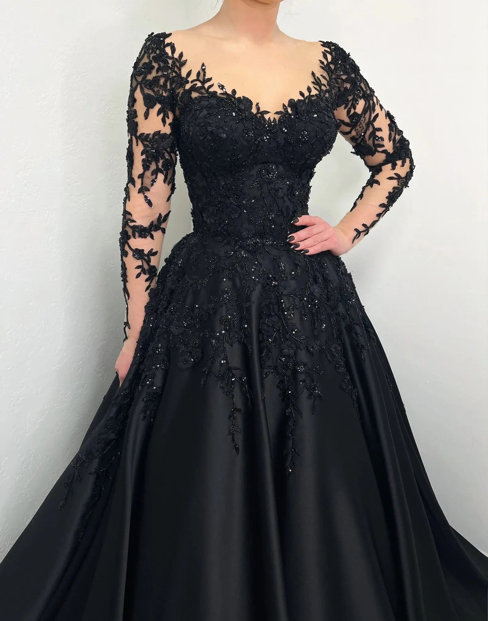 Black Luxury Gothic Wedding Dress Bridal Gown Heavy Beading ZP199
