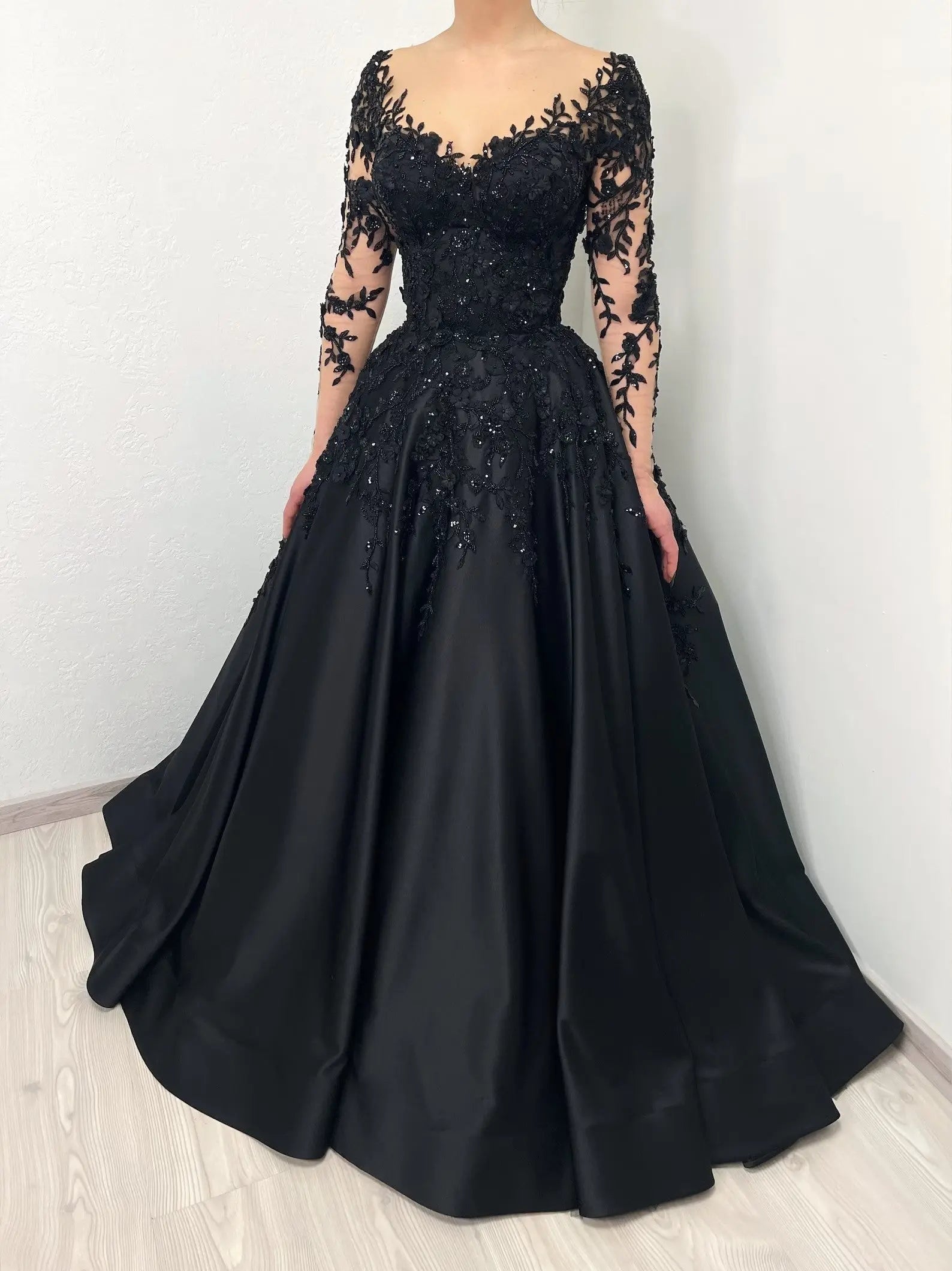 Black Luxury Gothic Wedding Dress Bridal Gown Heavy Beading ZP199