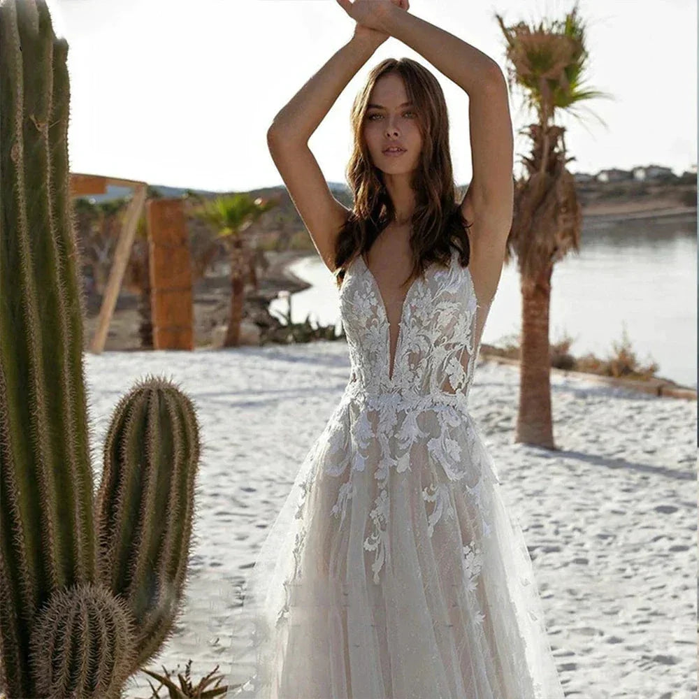 Bohemian Wedding Dresses Women's Sexy Backless Lace Applique Sleeveless V-Neck A-Line Princess Bridal Gowns Formal Beach Party (ZD14167)