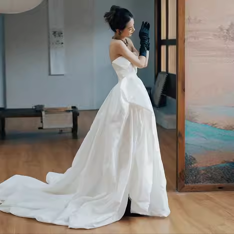 Vintage Ball Gown White Satin Wedding Dresses C121