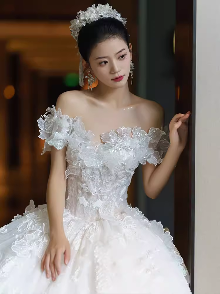 Luxury Ball Gown Off-the-Shoulder Short Sleeves White Lace Wedding Dress - View 4 | FashionDia