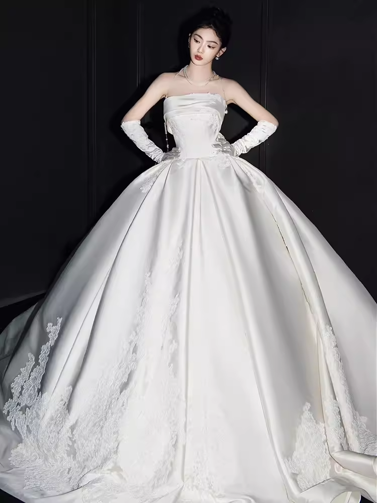 Elegant Ball Gown Strapless neckline Sleeveless Satin Wedding Dresses