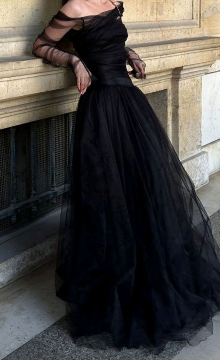 Elegant Ball Gown Off-the-Shoulder Black Tulle Long Prom Dress Evening Dresses With Ruffles - FashionDia