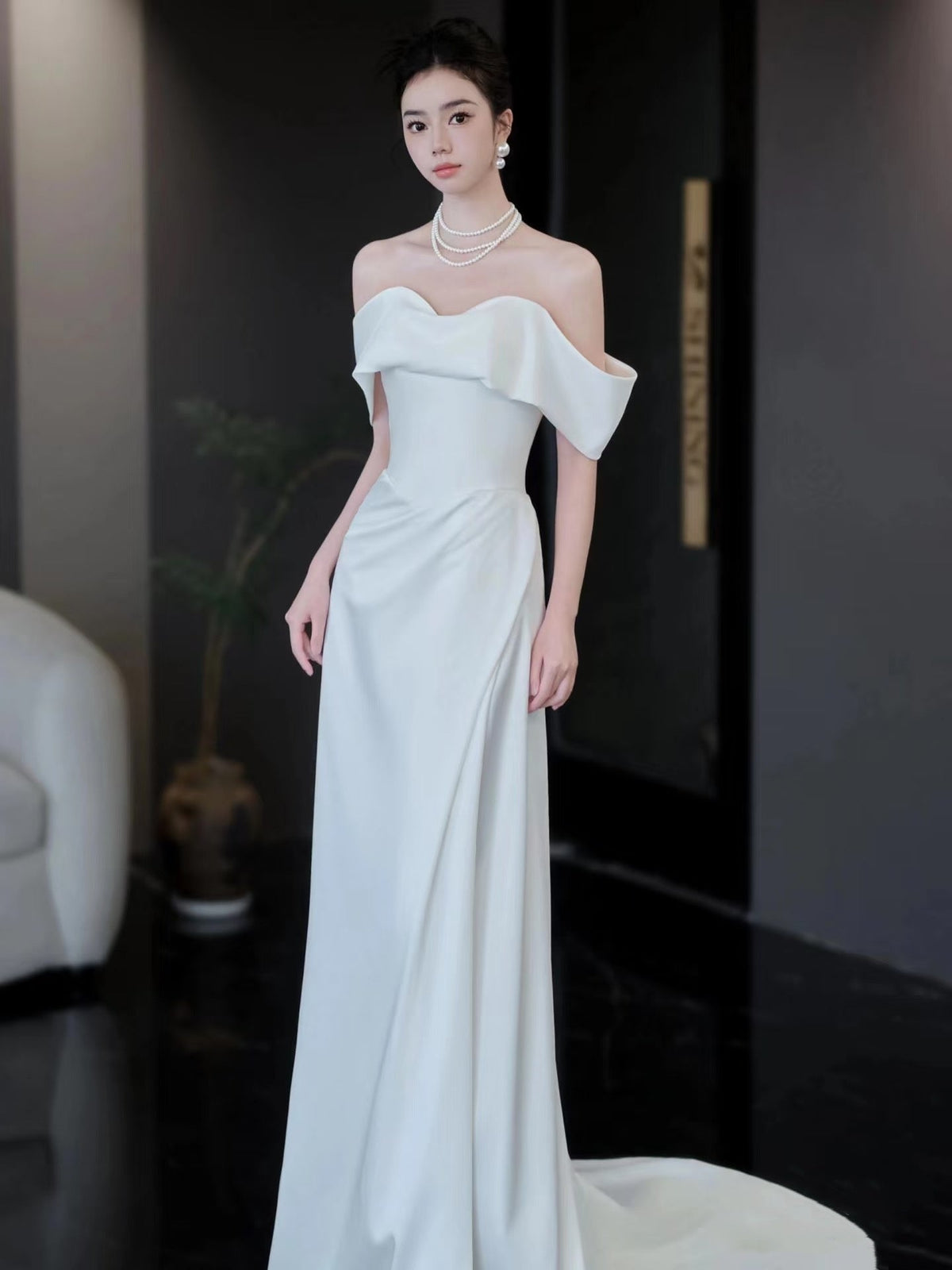 Unique Mermaid Off-the-Shoulder White Long Wedding Dresses With Short Sleeves Brides Dress - View 3 | FashionDia