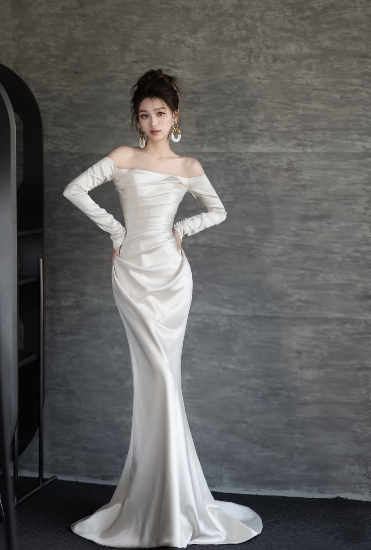 Unique Mermaid Off-the-Shoulder Long Sleeves Wedding Dresses Ivory Brides Dress - View 5 | FashionDia