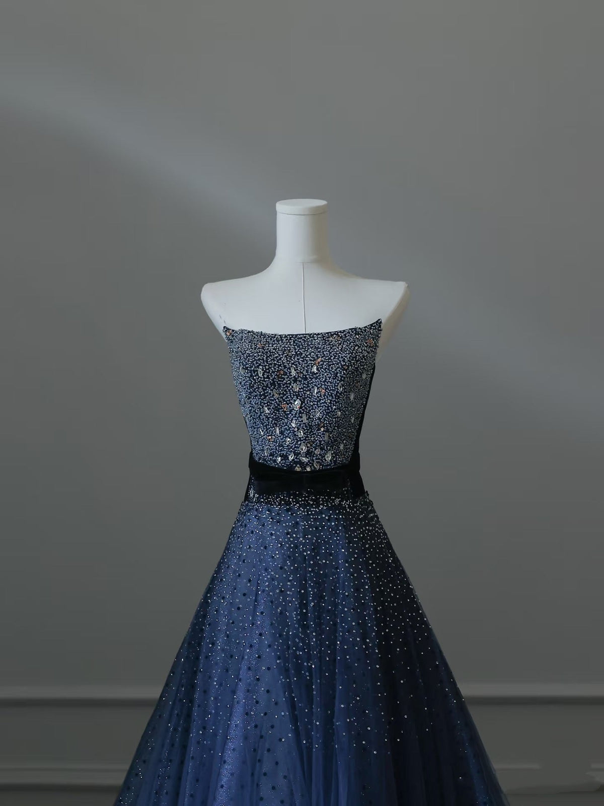 Sexy A-Line Strapless Navy Blue Tulle Long Prom Dresses Evening Gowns - View 3 | FashionDia