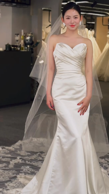 Simple Classy Mermaid Strapless Satin With Veil Long Wedding Dresses