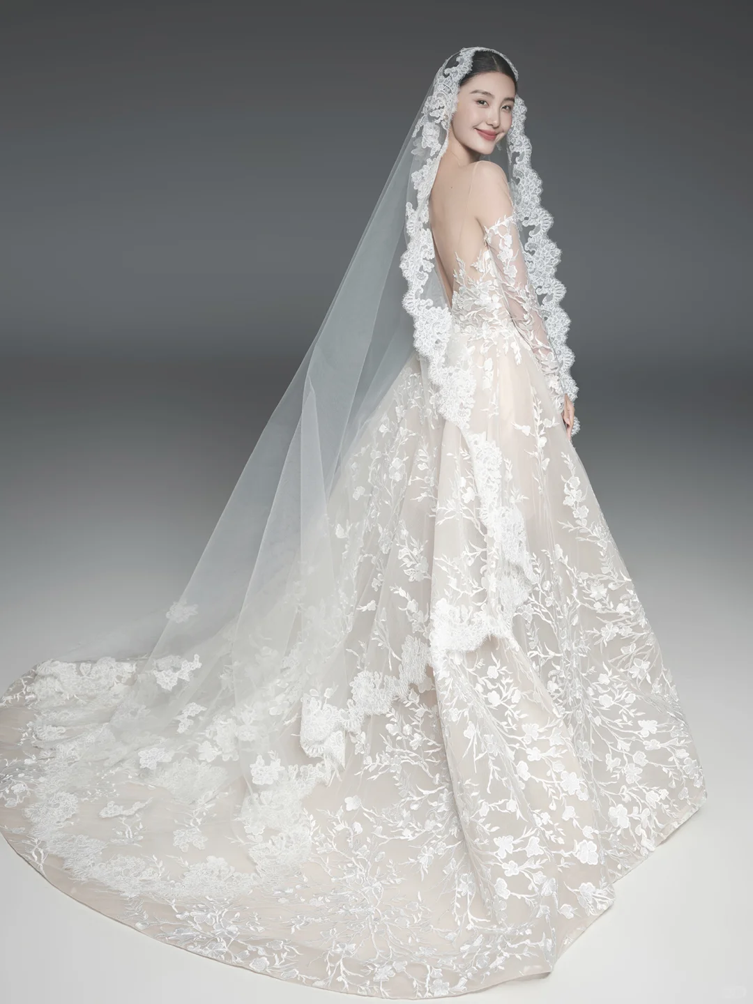 Vintage Ball Gown Off-the-Shoulder Satin Lace Backless Long Sleeves With Veil Long Wedding Dresses - View 3 | FashionDia