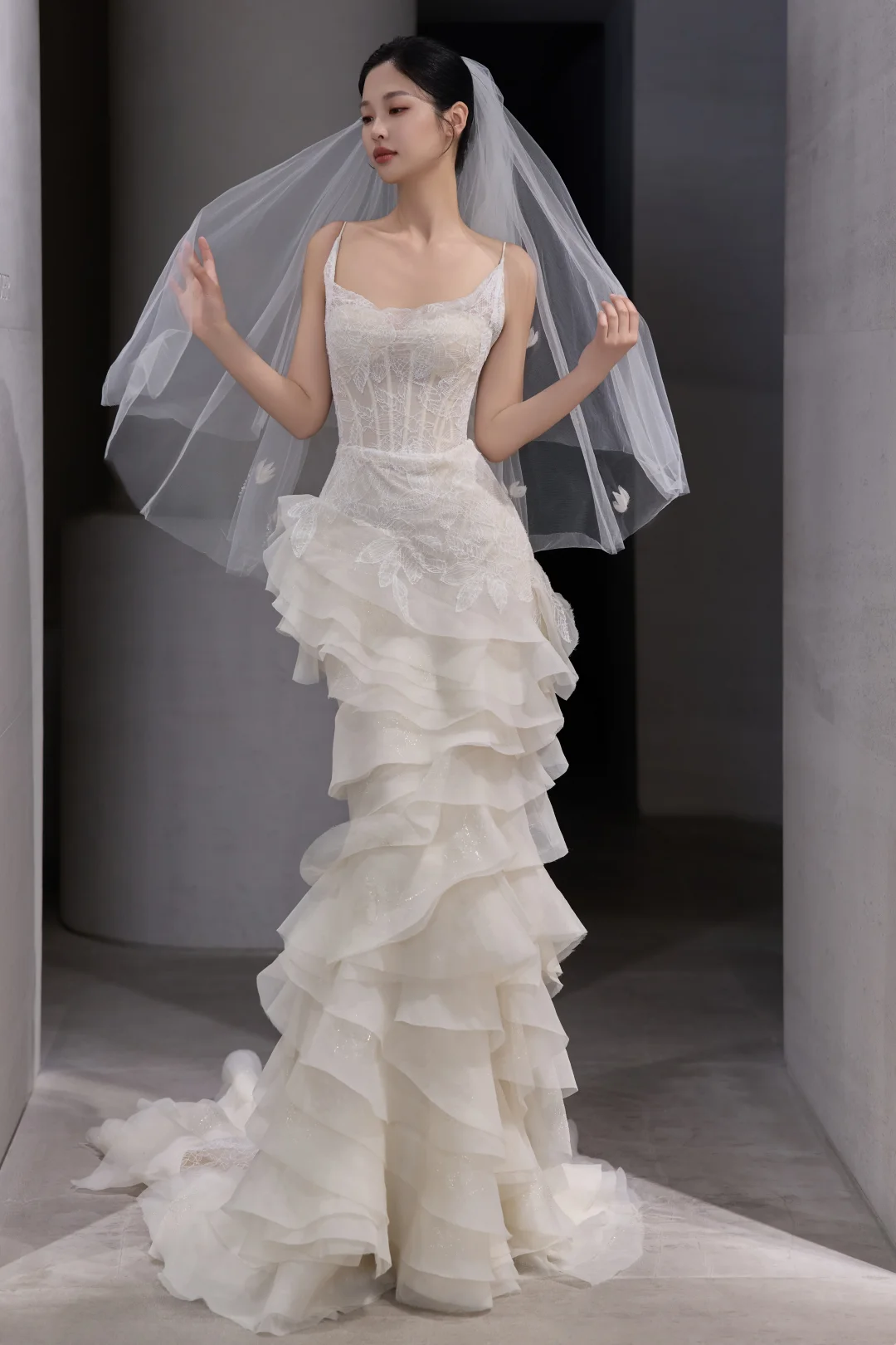 Vintage Mermaid Spaghetti Straps Tulle Lace With Veil Long Wedding Dresses