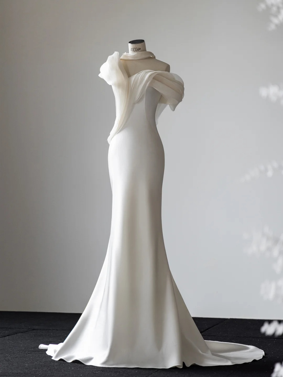 Classy Mermaid Off The Shoulder Satin Long Wedding Dresses