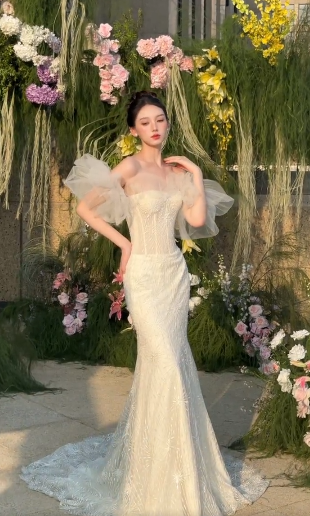 Pretty Mermaid Off The Shoulder Tulle Lace Long Wedding Dresses