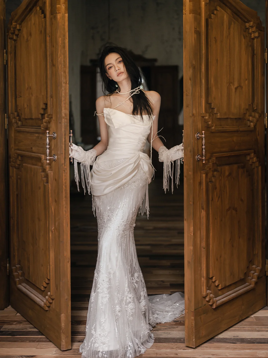 Gorgeous Mermaid Strapless Satin Tulle Lace Tassel With Gloves Long Wedding Dresses