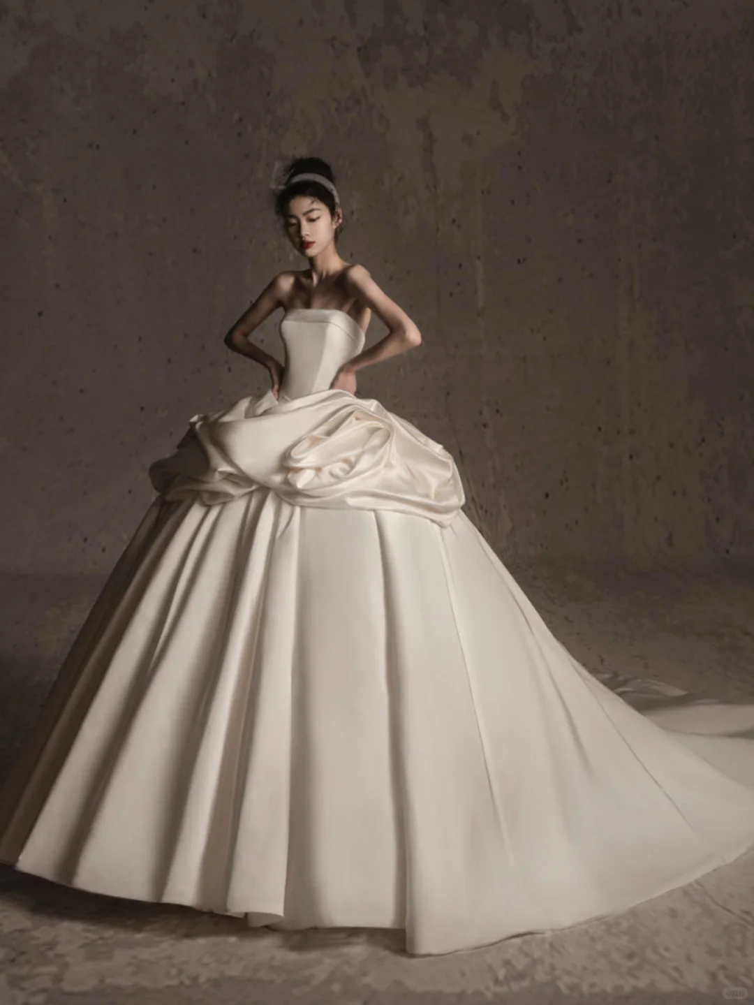 Elegant Ball Gown Strapless Satin Long Wedding Dresses