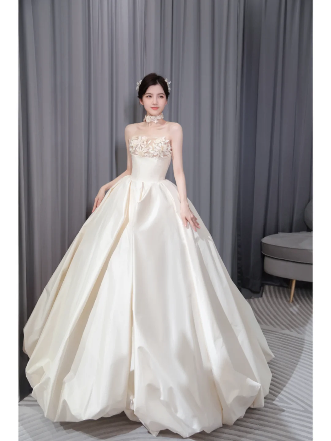 Unique Ball Gown Starpless Satin Applique Long Wedding Dresses