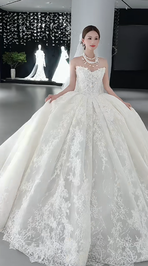 Timeless Ball Gown Strapless Tulle Lace With Veil Long Wedding Dresses