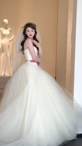 Elegant Ball Gown Strapless Satin Tulle With Veil Long Wedding Dresses
