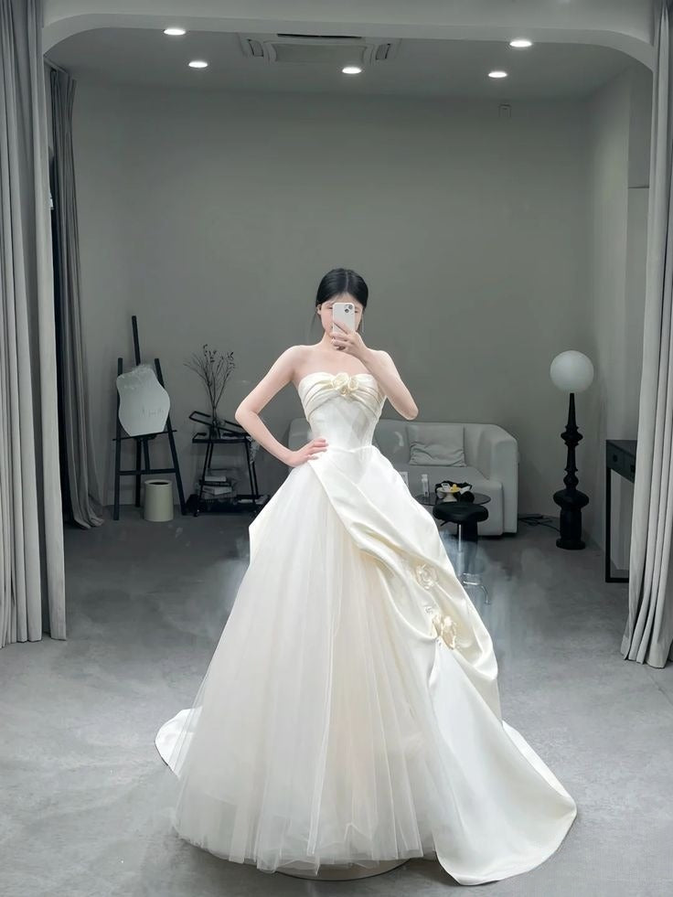 Chic Ball Gown Strapless Satin Tulle Long Wedding Dresses