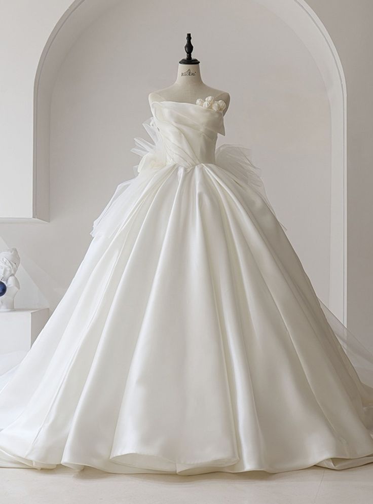 Timeless Ball Gown Strapless Satin Tulle Long Wedding Dresses
