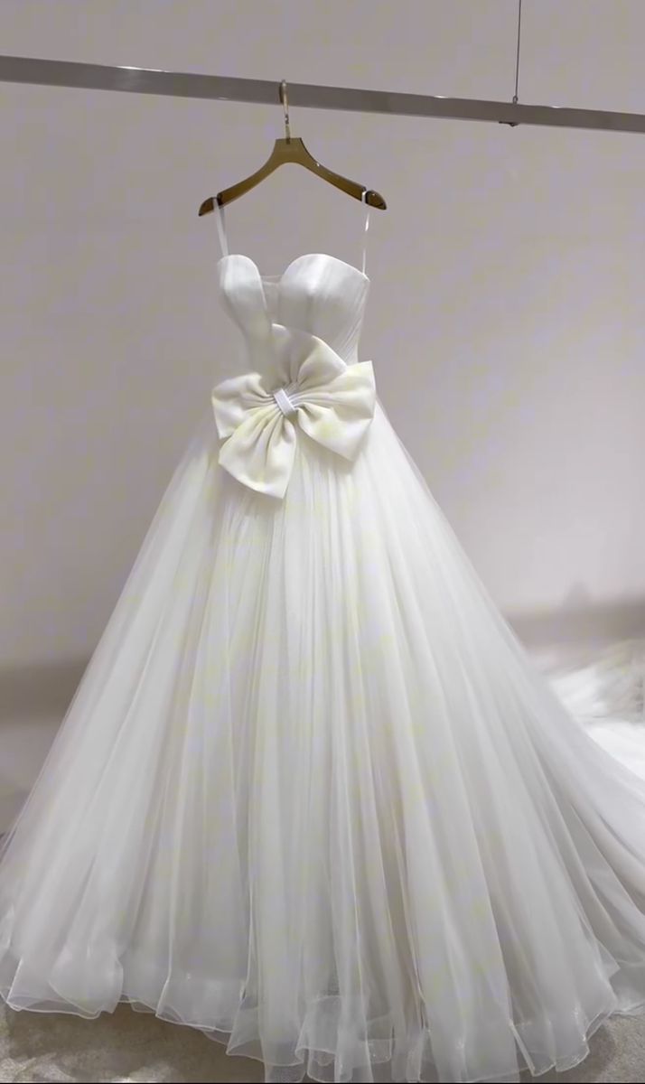 Pretty Ball Gown Spaghetti Straps Satin Tulle Bow Long Wedding Dresses
