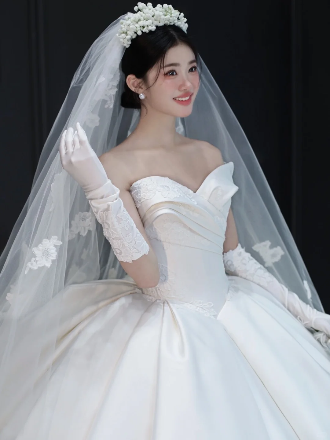 Dreamy Ball Gown Strapless Satin Applique With Gloves Veil Long Wedding Dresses - View 6 | FashionDia