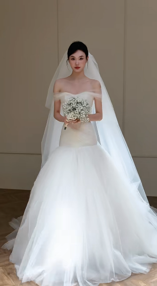 Dreamy Mermaid Off The Shoulder Tulle With Veil Long Wedding Dresses