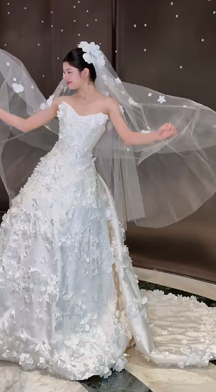 Dreamy Ball Gown Strapless Satin Applique With Veil Long Wedding Dresses