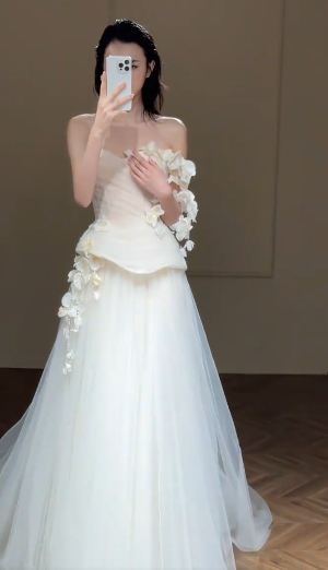 Chic A Line Strapless Tulle Applique Long Wedding Dresses