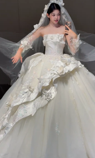 Gorgeous Ball Gown Strapless Satin Tulle Applique With Sleeves Veil Long Wedding Dresses - FashionDia