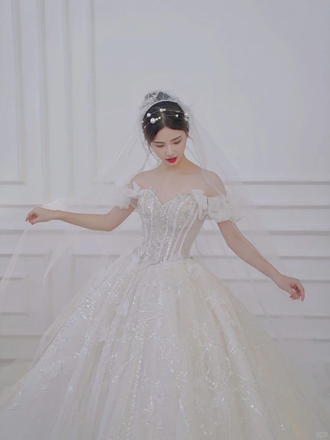 Pretty Ball Gown Off The Shoulder Tulle Sequin With Veil Long Wedding Dresses