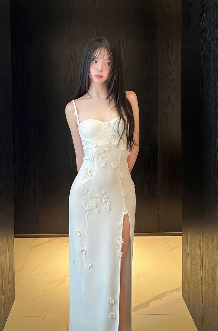 Elegant Mermaid Spaghetti Straps Satin Applique Slit Long Wedding Dresses
