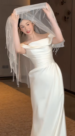 Elegant Mermaid Off The Shoulder Satin With Veil Long Wedding Dresses