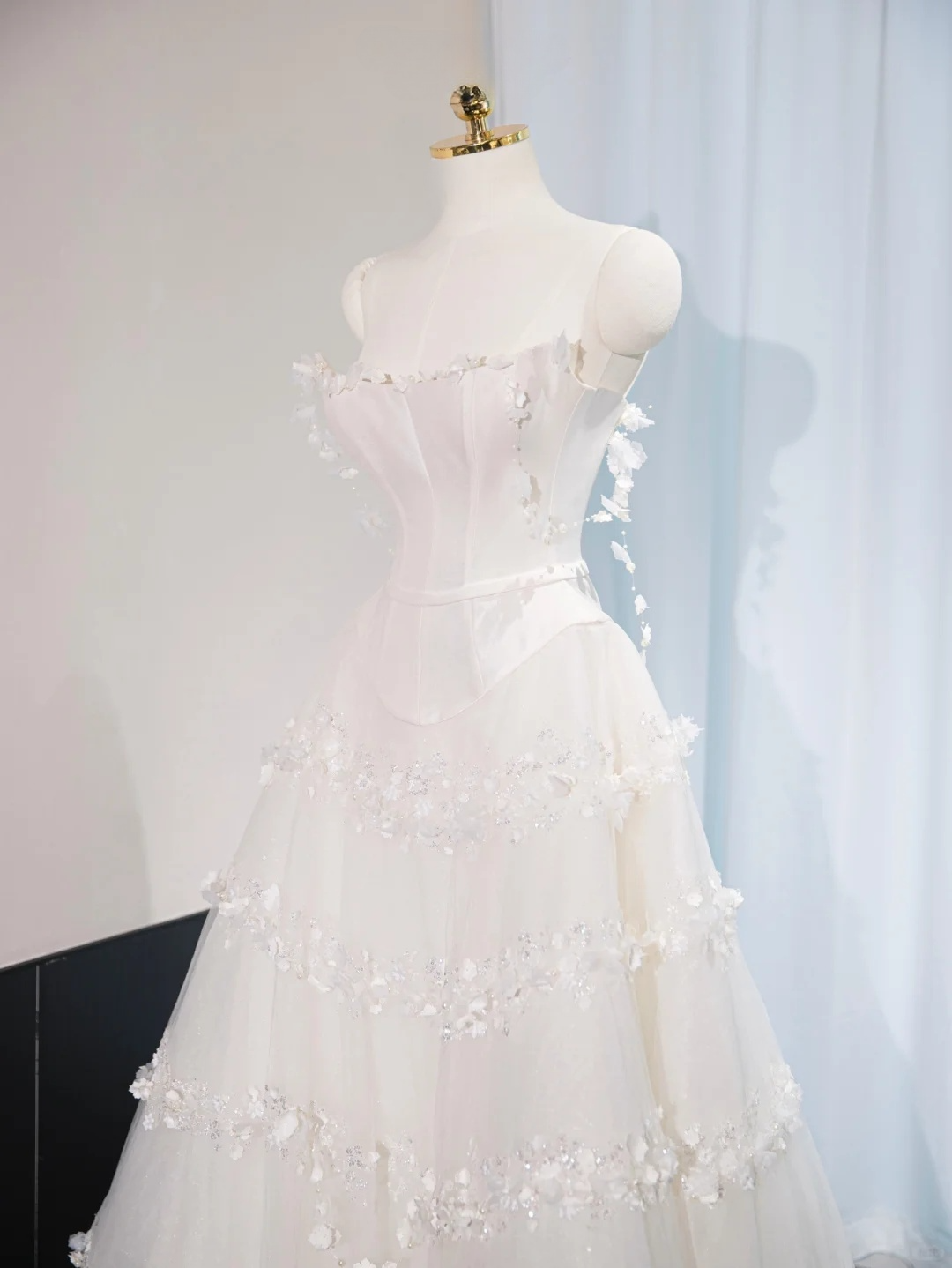 Princess A-Line Spaghetti Straps White Satin Tulle Applique Long Wedding Dresses - View 4 | FashionDia