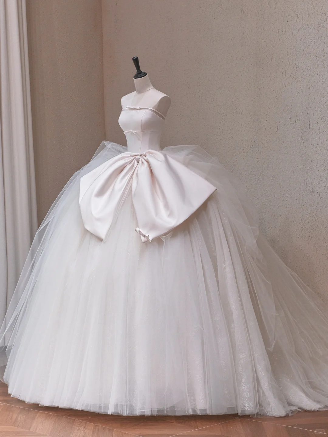 Timeless Ball Gown Strapless Satin Tulle Long Wedding Dresses