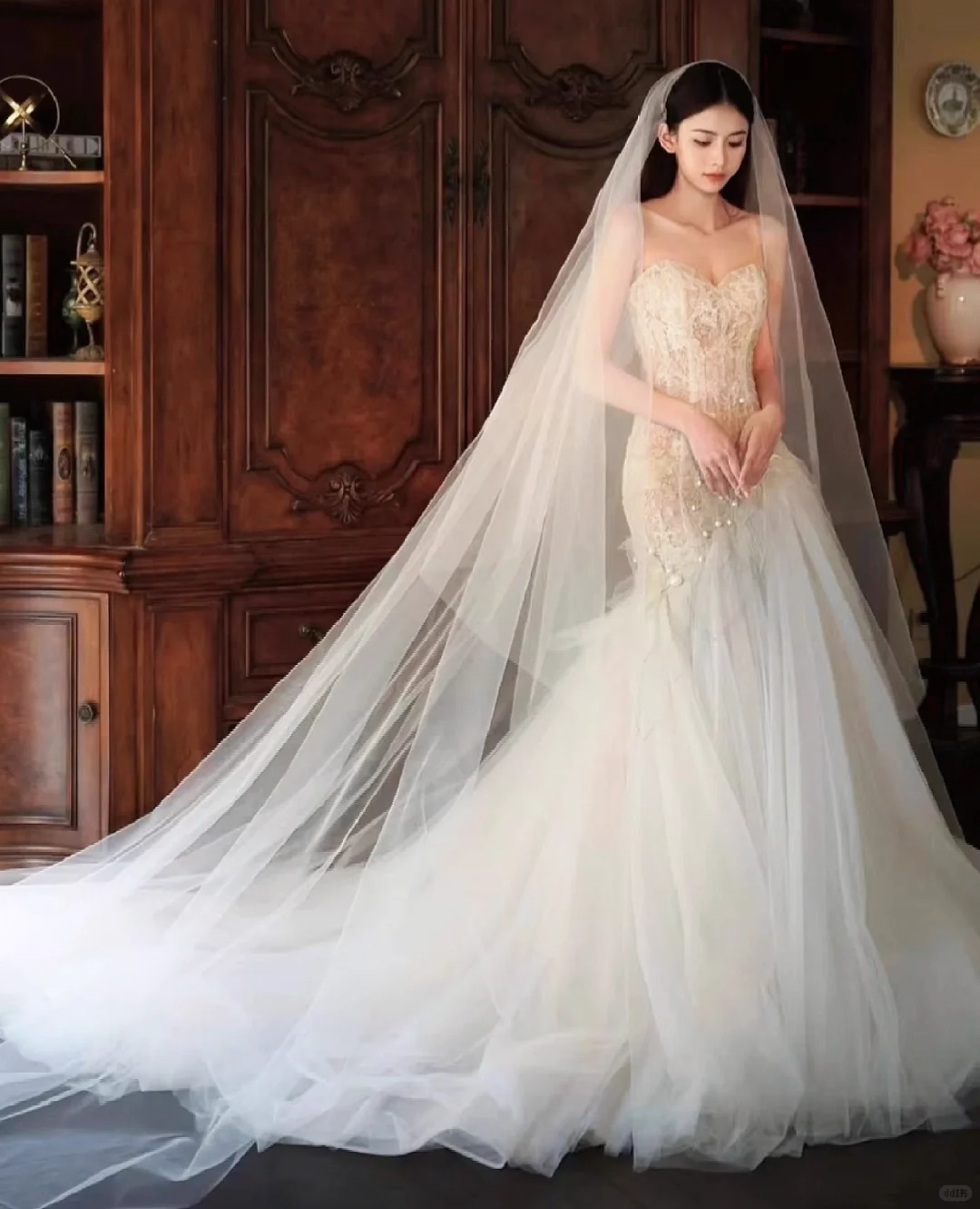 Dreamy Mermaid Strapless Tulle Lace Beads With Veil Long Wedding Dresses
