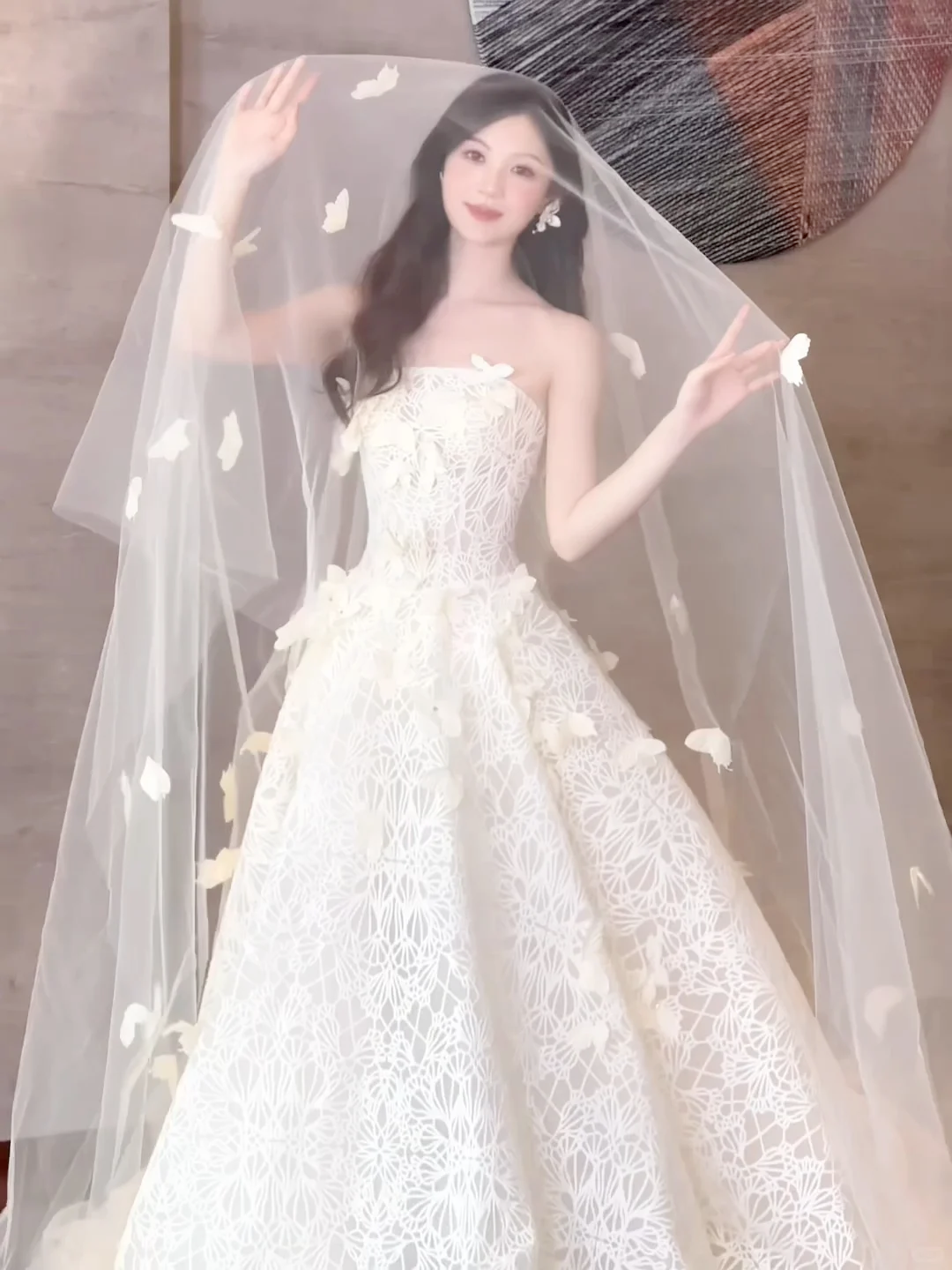 Elegant Ball Gown Strapless Tulle Lace With Veil Long Wedding Dresses - VelvetHem