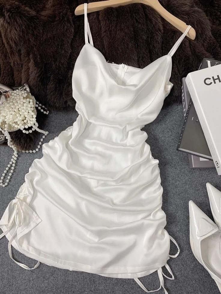 Simple 19th White Mermaid Spaghetti Straps Satin Pleated Short Homecoming Dress Birthday Outfits - FashionDia