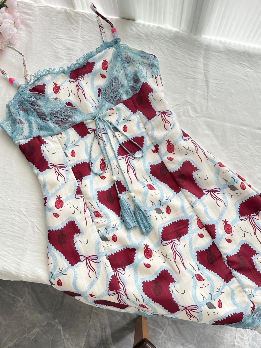 Stunning Mermaid Spaghetti Straps Satin Printed Lace Short Homecoming Dress 22th Birthday Outfits - View 3 | FashionDia