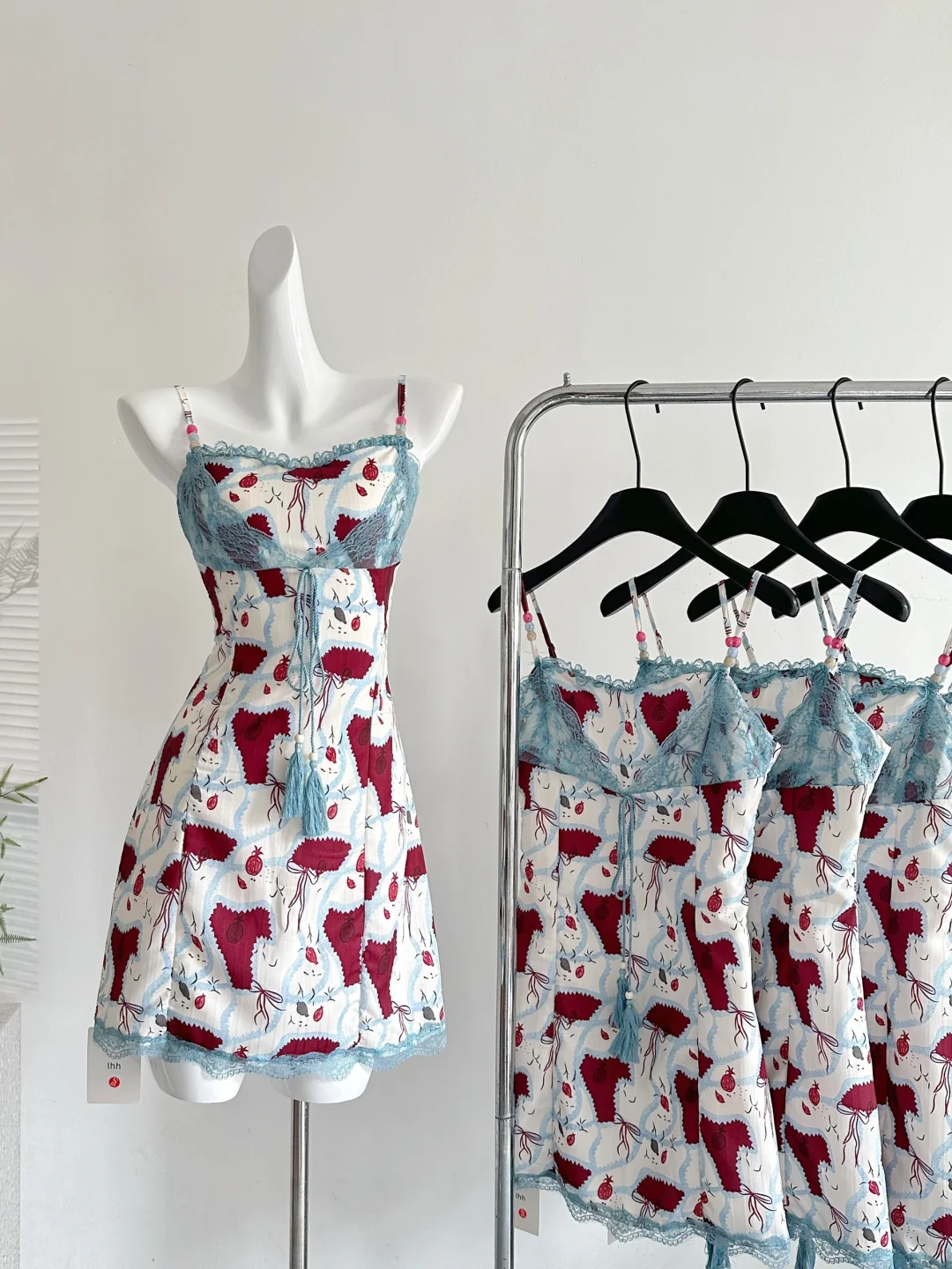 Stunning Mermaid Spaghetti Straps Satin Printed Lace Short Homecoming Dress 22th Birthday Outfits - View 4 | FashionDia