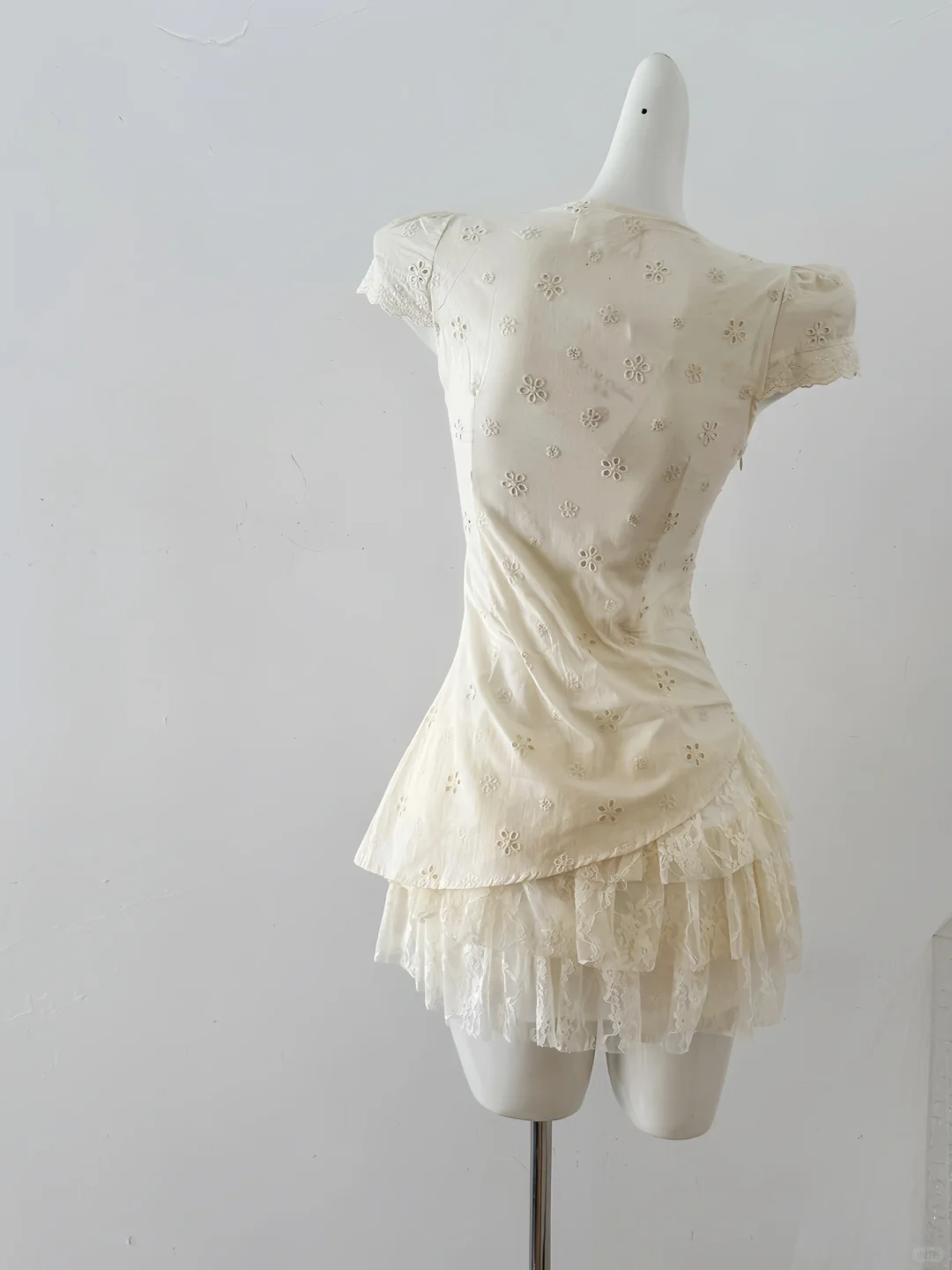Pretty 18th A-Line Satin Lace Short Sleeves Short Homecoming Dress Birthday Outfits - View 2 | FashionDia