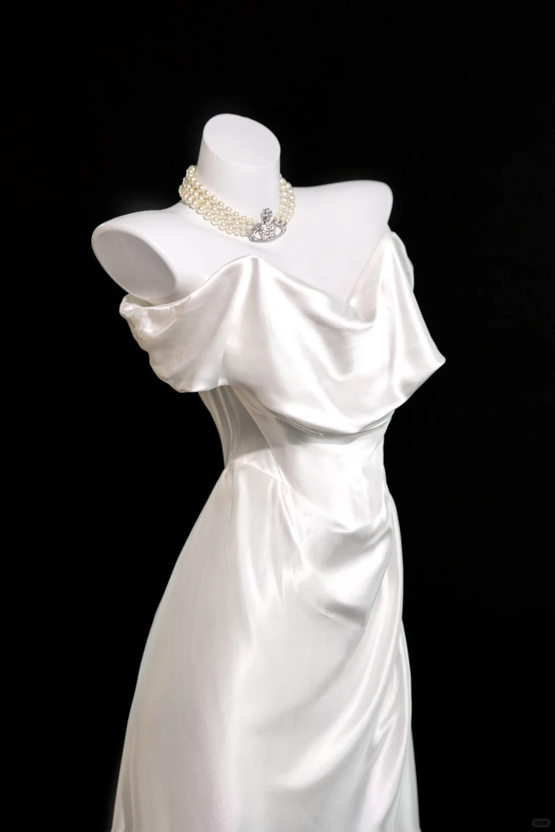 Simple Elegant Mermaid Off-the-Shoulder Satin Long Prom Dresses Formal Dress - View 3 | FashionDia