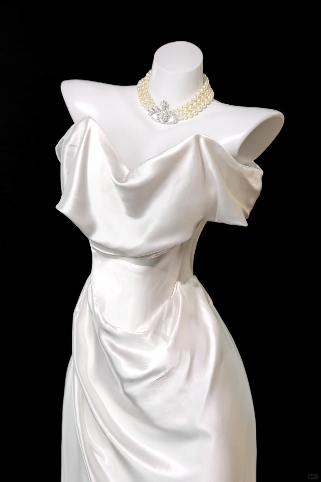 Simple Elegant Mermaid Off-the-Shoulder Satin Long Prom Dresses Formal Dress - View 4 | FashionDia