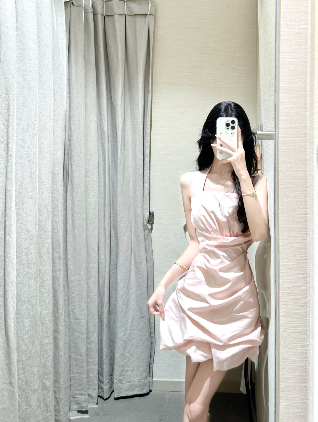 Elegant A-Line Halter Satin Short Homecoming Dress 19th Birthday Outfits - FashionDia