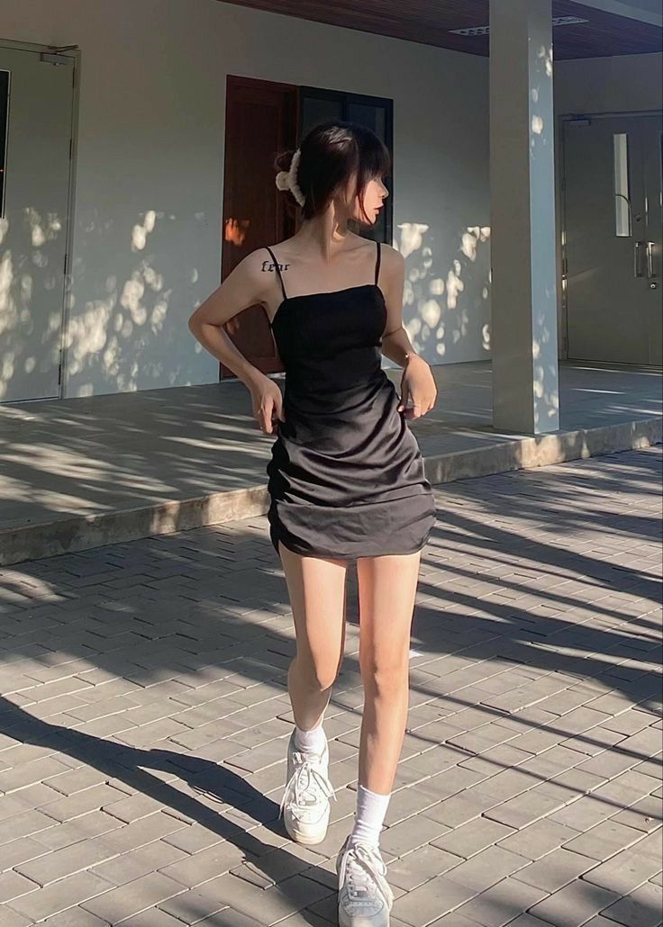 Elegant Mermaid Spaghetti Straps Black Satin Pleated Short Homecoming Dress 19th Birthday Outfits - View 2 | FashionDia