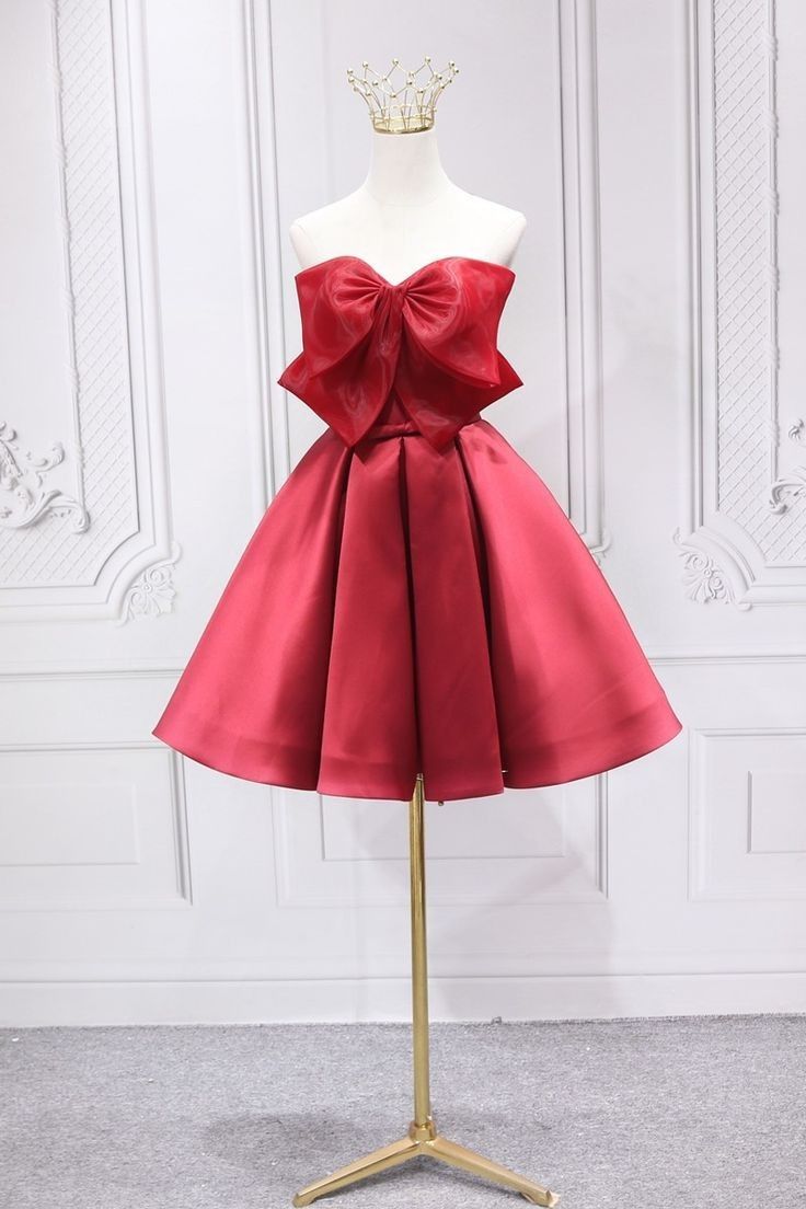 Sweet A-Line Strapless Burgundy Satin With Bow Short Homecoming Dress 17th Birthday Outfits - FashionDia