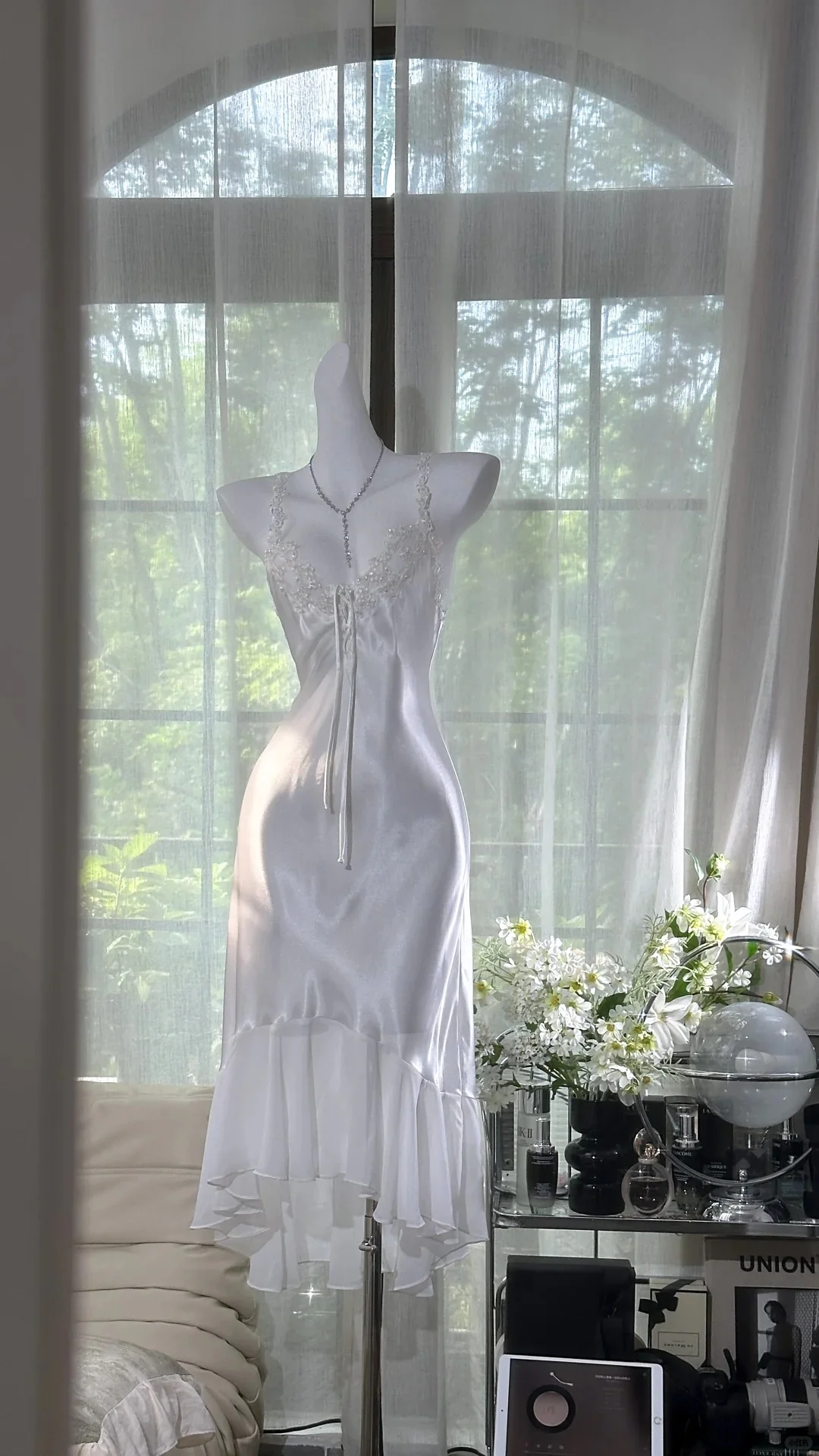Charming Mermaid White Spaghetti Straps Satin Beads Tea-Length Homecoming Dress 21th Birthday Outfits - FashionDia