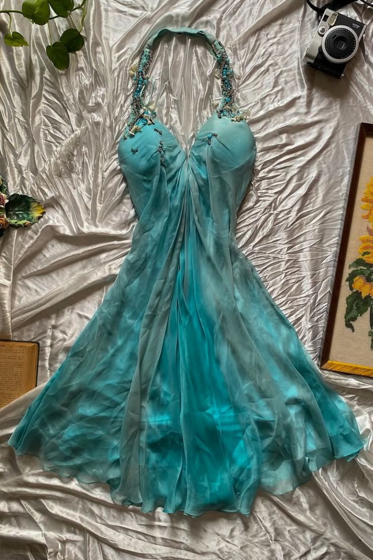 Chic A-Line Halter Chiffon Short Homecoming Dress 19th Birthday Outfits - FashionDia